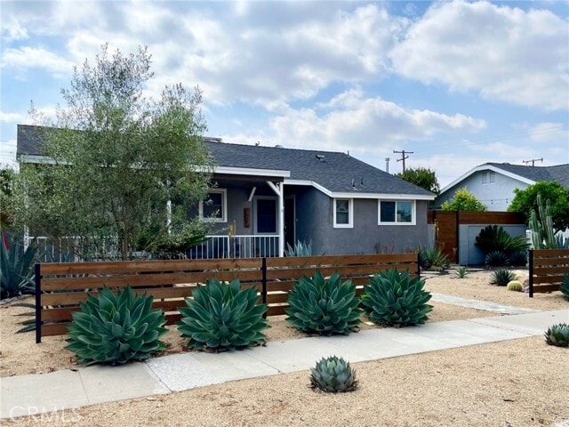 Building Photo - 907 S Pine Dr