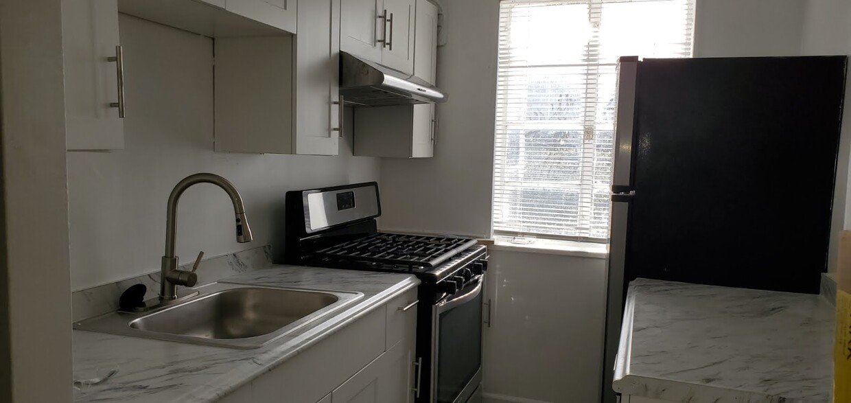 Foto principal - 2400 Good Hope Rd SE