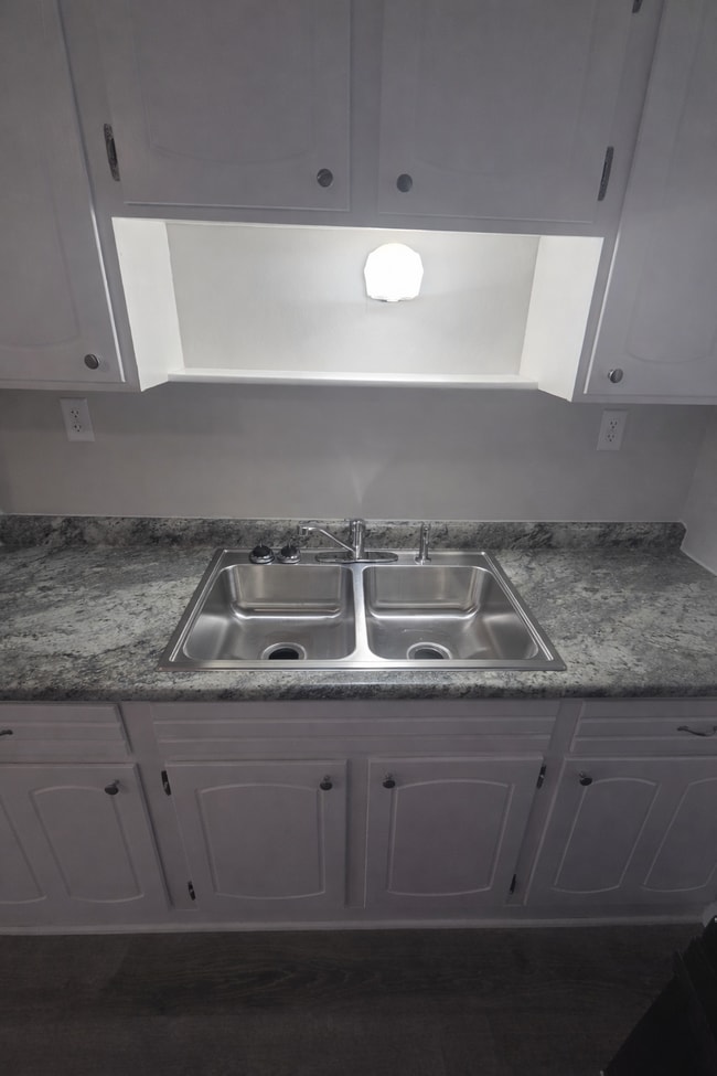 Building Photo - 6003 Burns St