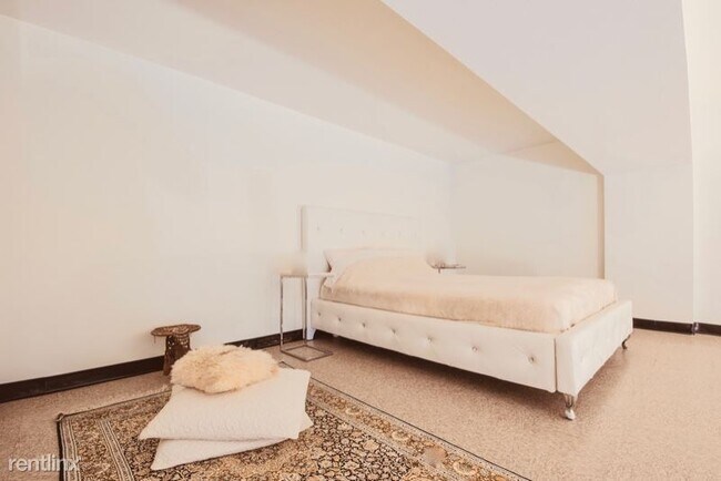 Foto del edificio - 1 br, 1 bath Apartment - 1246 central ave