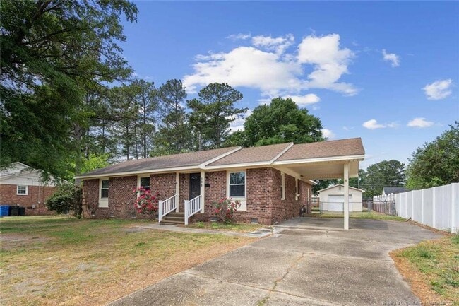 Building Photo - 508 Waterbury Dr