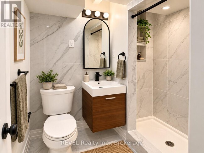 Photo du bâtiment - 8008 Blue Ash Ln