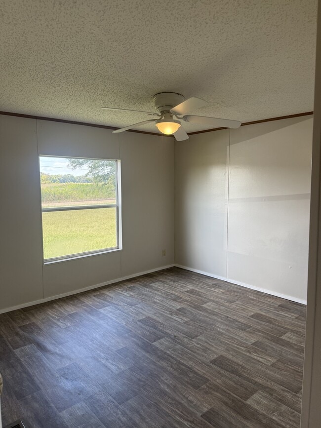 Building Photo - 695 Leeper Ln