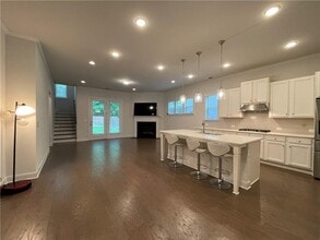 Building Photo - 673 Avondale Creek Dr.