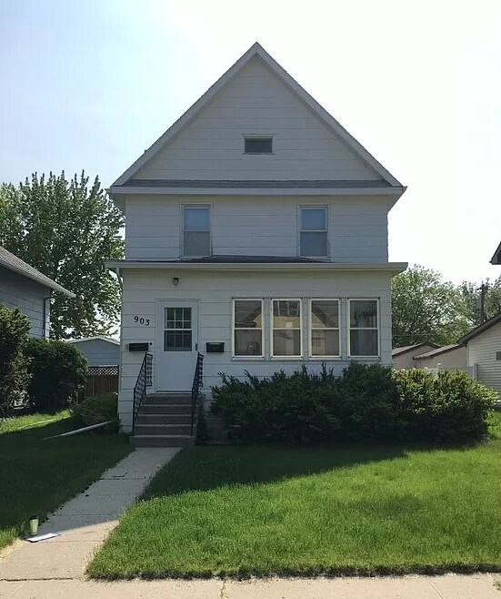 Foto principal - 903 S 9th St