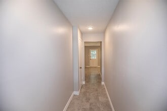 Building Photo - 802 Wavecrest Ln