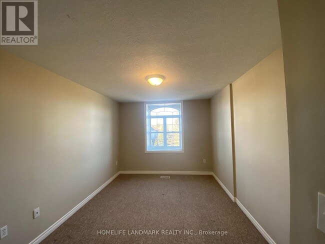Building Photo - 573 Chablis Dr