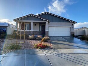 Building Photo - 45131 Landing Pl