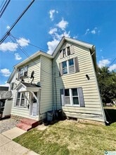 Building Photo - 345 Miller St