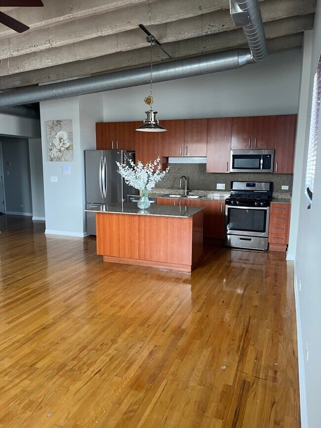 Building Photo - 4545 S Drexel Blvd