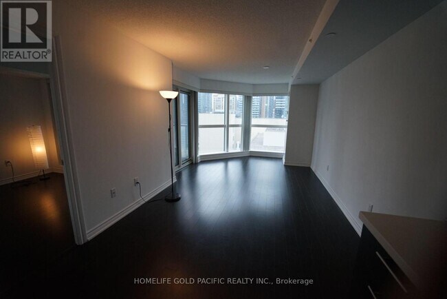Photo du bâtiment - 386 Yonge St