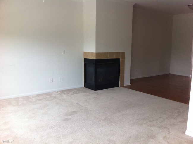 Building Photo - 22061 Parkview Dr