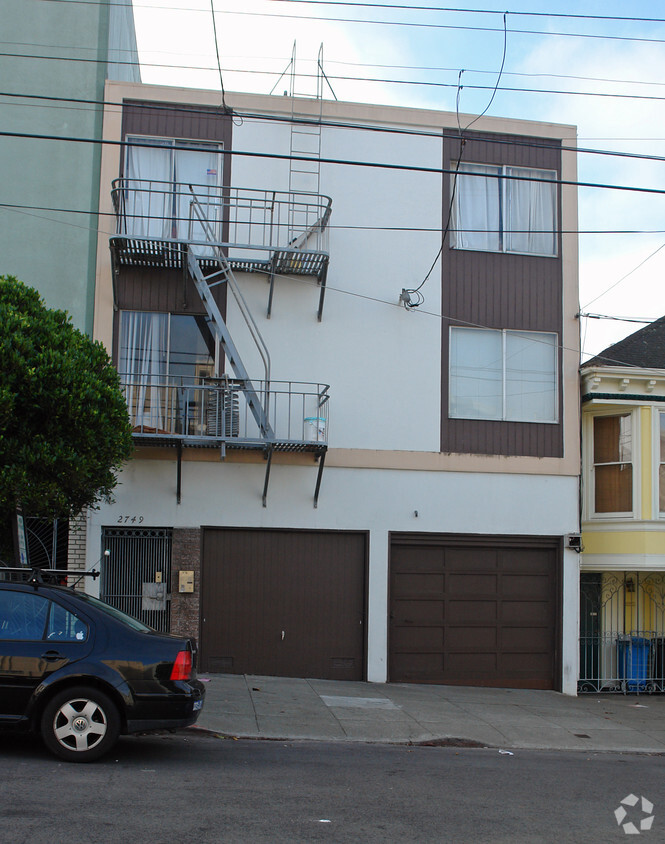 Primary Photo - 2749 McAllister St