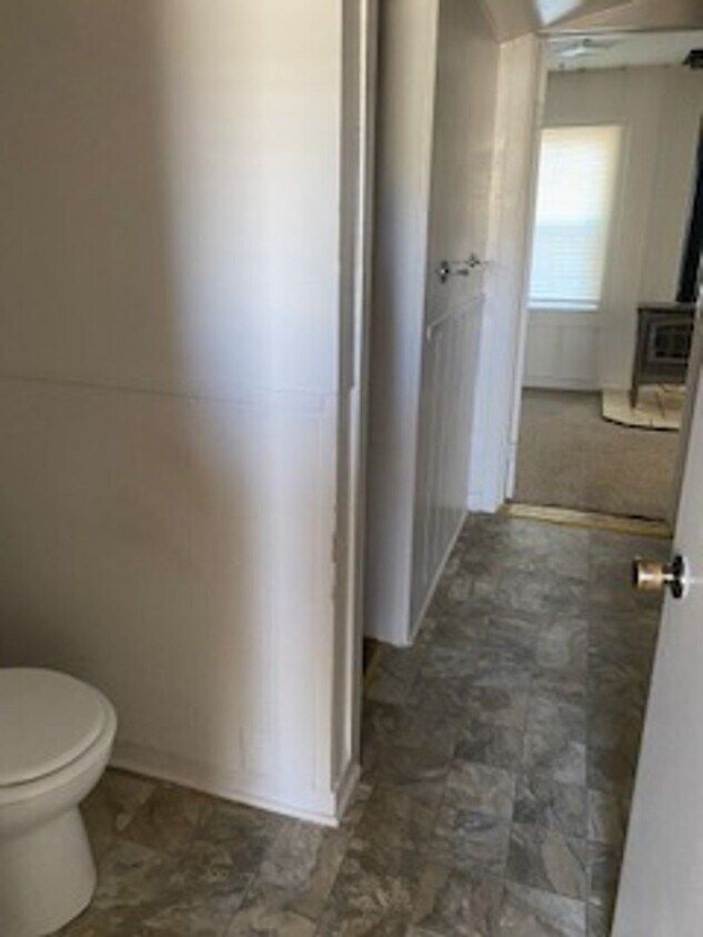 993997 Chestnut St Unit 993, Susanville, CA 96130 Room for Rent in