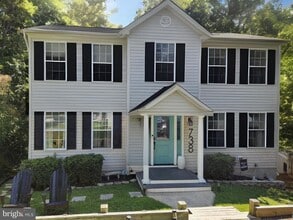 Building Photo - 738 Quapaw