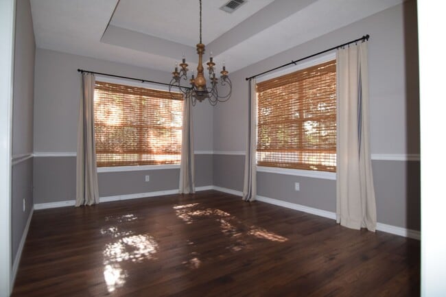 Building Photo - 3900 Bristol Ln