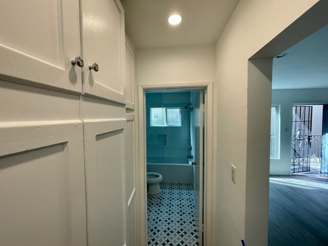Foto del edificio - 2140 Beachwood Dr