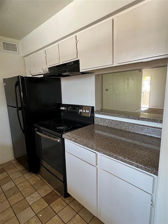 Building Photo - 3303 W Greenridge Dr