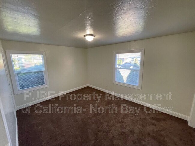 Building Photo - 1050 Sunset Ave