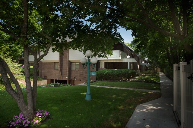 Foto principal - Fairfield Townhouses At Lawrence