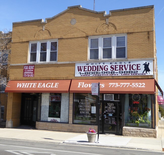 Foto del edificio - 3233-3235 N Narragansett Ave