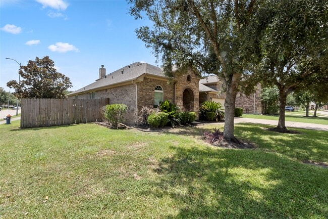 Building Photo - 13402 Indigo Sands Dr