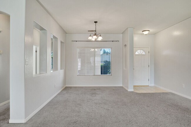 Foto del edificio - Northwest Corner Home Coming Soon!