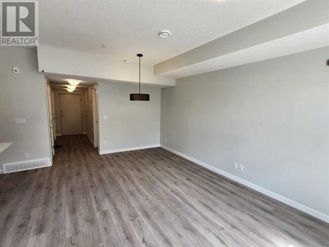 Photo du bâtiment - 400-400 Belmont St SW
