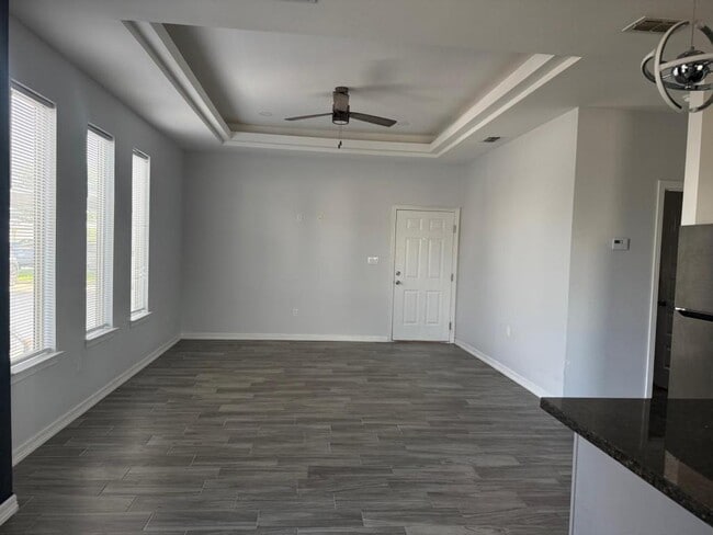 Foto del edificio - 3921 Las Vistas Ln