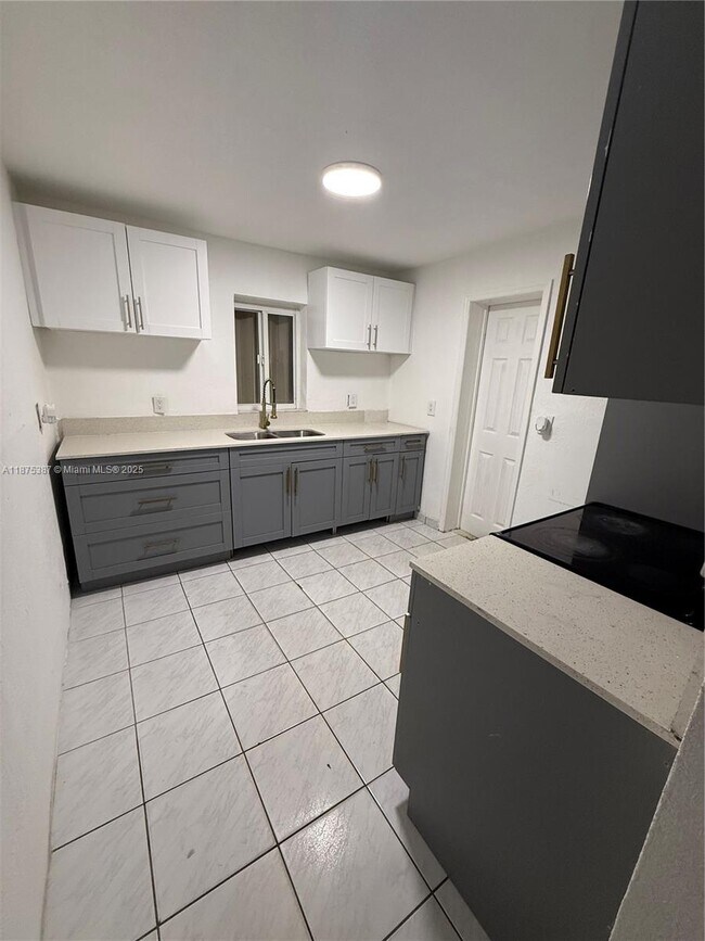 Building Photo - 2445 SW 90th Ave