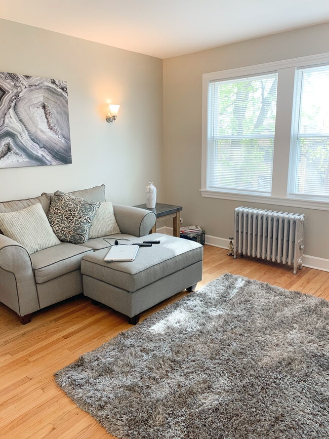 Foto del edificio - 1921 Grove Ave