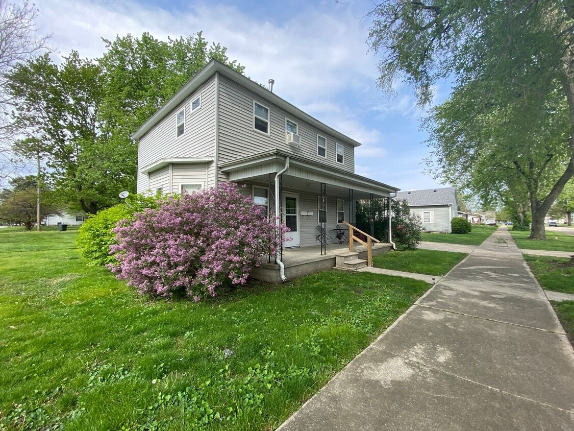 Primary Photo - 2620 Richmond Ave