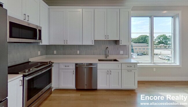 Foto del edificio - 104-106 Warren St. Unit 11