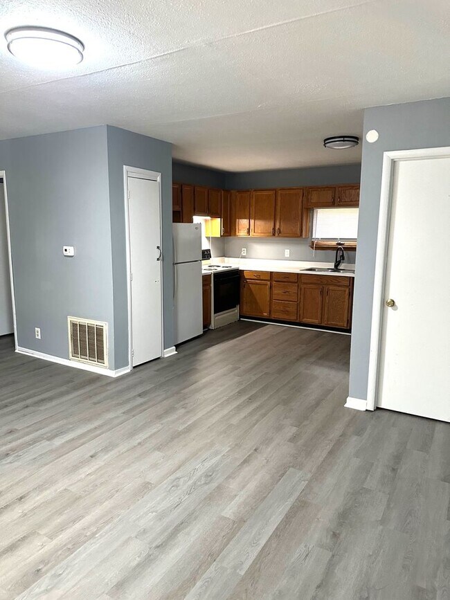 Foto del edificio - 257-259 W Elm St.