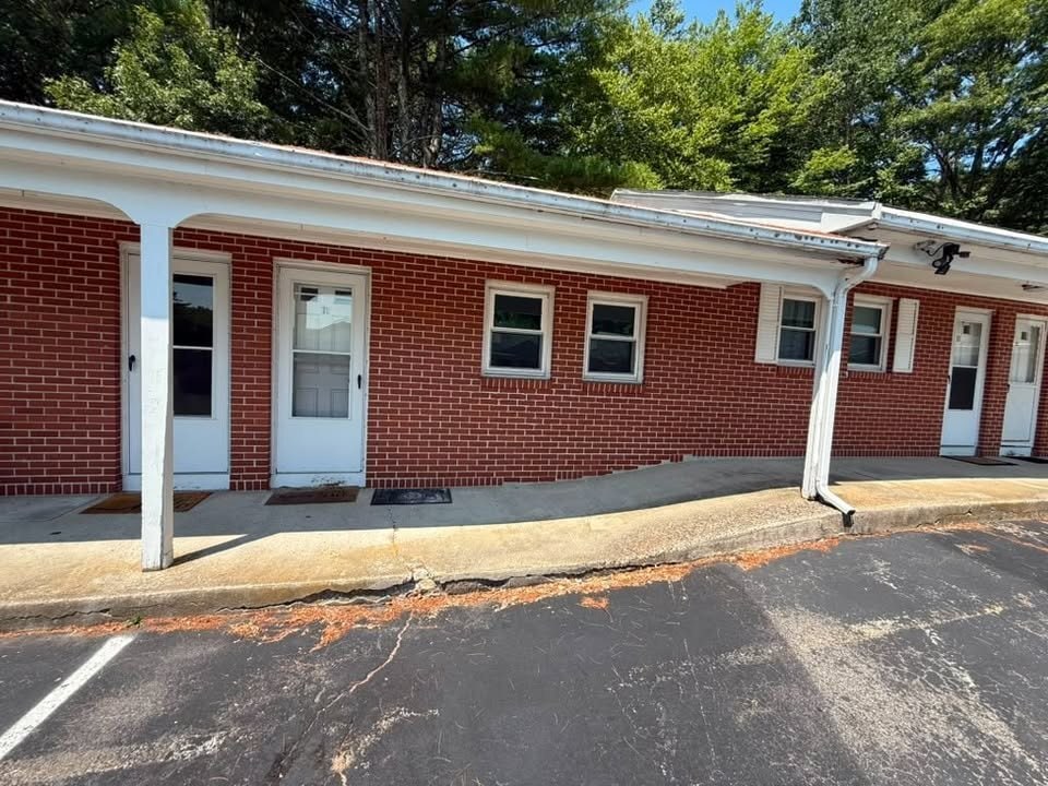 Photo - 2350 Gold Star Hwy (Groton, CT)