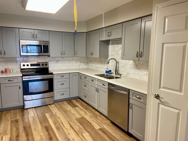 Building Photo - 117 Stone Hedge Ct