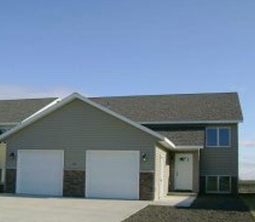 146 Erin Ct, Nicollet, MN 56074 Townhome Rentals in Nicollet MN