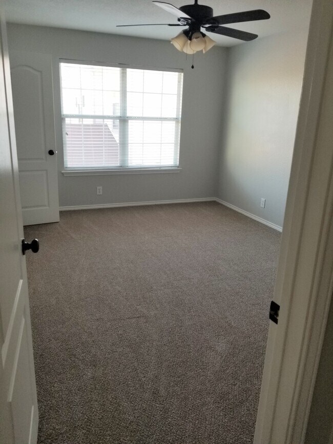 Foto del edificio - 196 Valero Dr