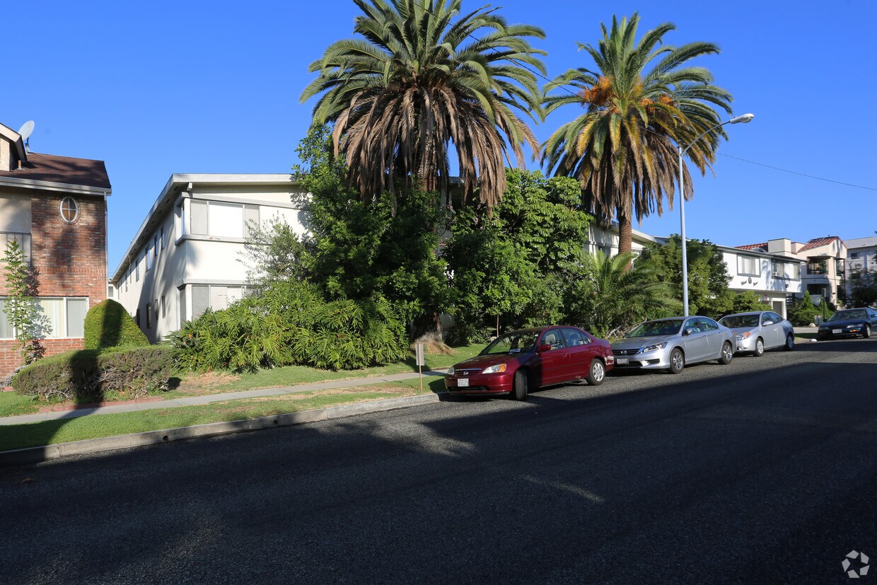 Primary Photo - 131 N Belmont St