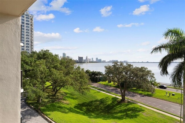 Building Photo - 3301 Bayshore Blvd