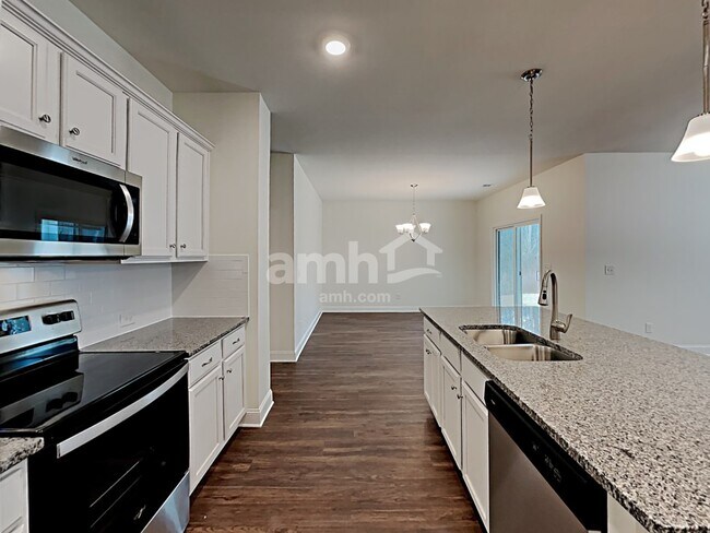 Building Photo - 7053 Creeksong Dr