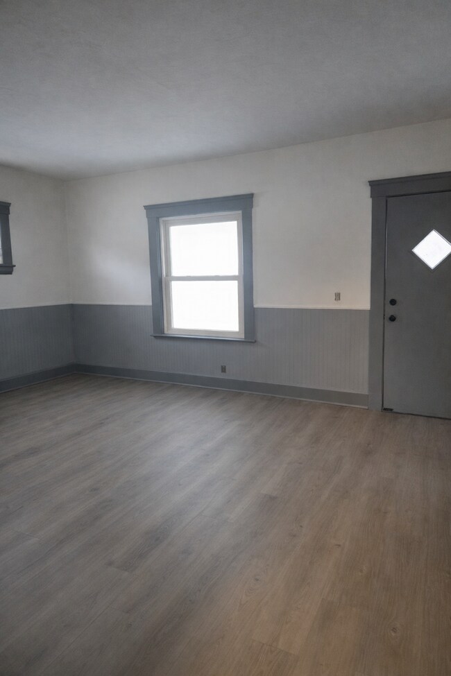 Foto del edificio - 7610 Rosewood Ave