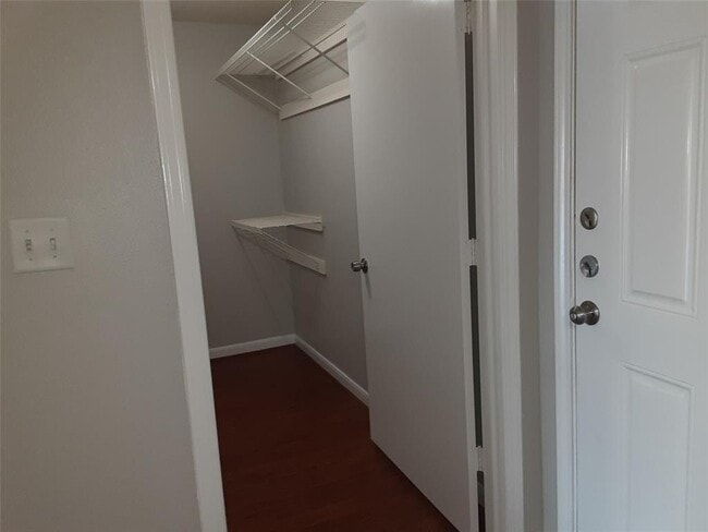 Building Photo - 134 S Bend Ct