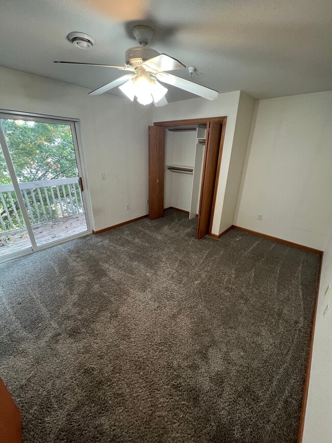 Building Photo - Silver Drive Apartments