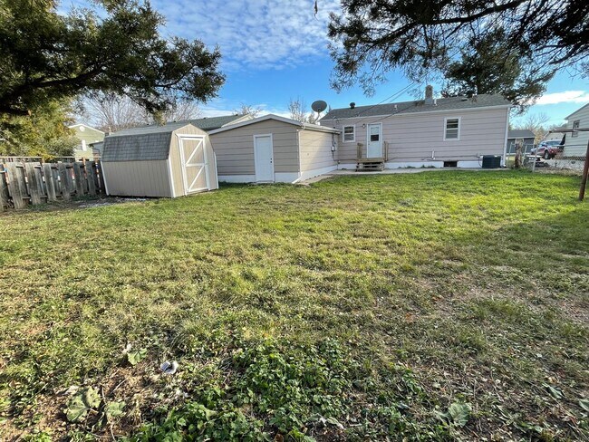 Foto del edificio - West Side 3 bedroom, 2 bathroom home for rent