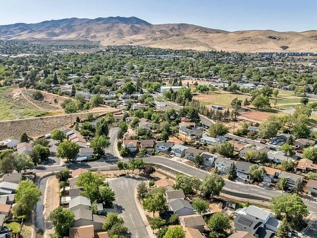 Foto del edificio - 2718 Powder Dr