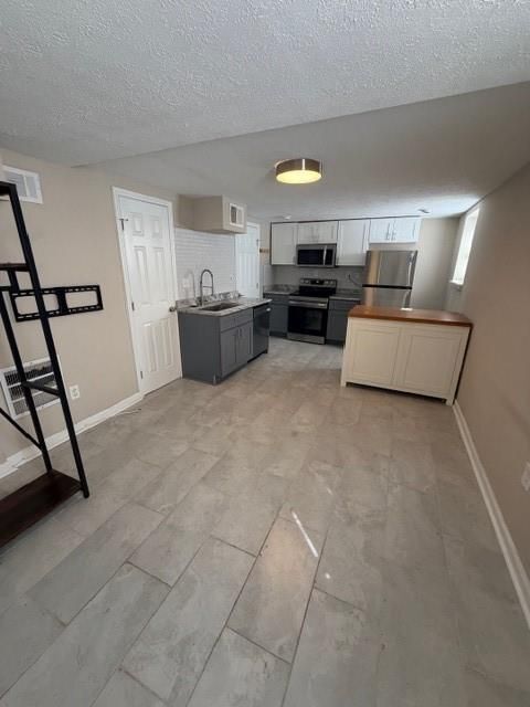 Foto del edificio - 1923 Thompson Ave