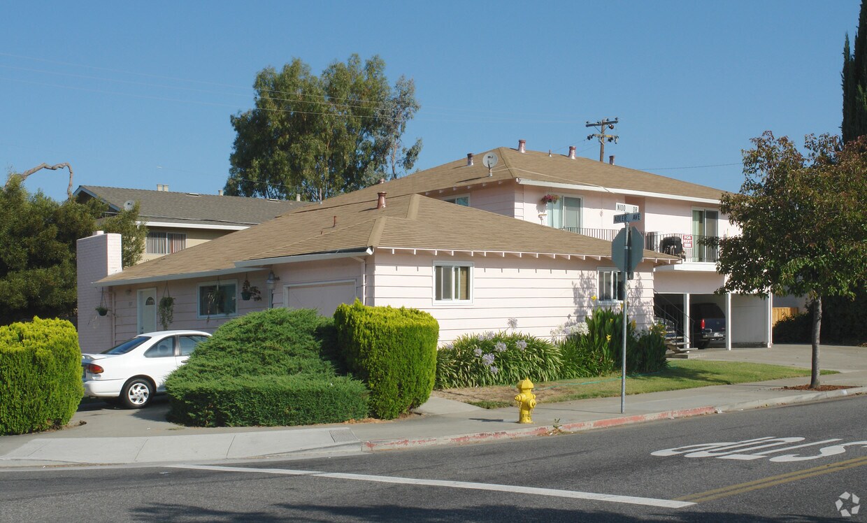 Primary Photo - 117 Adler Ave