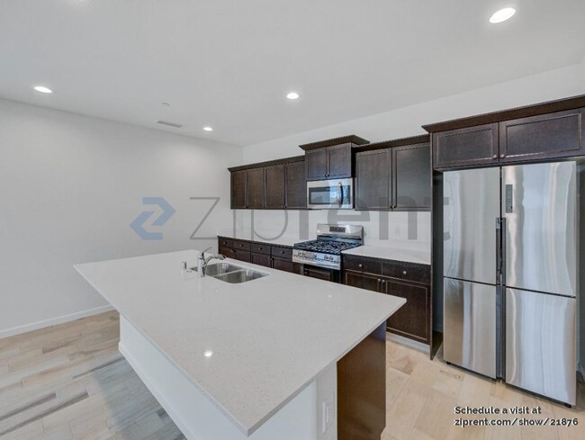 Foto del edificio - 2477 N Burl Ave