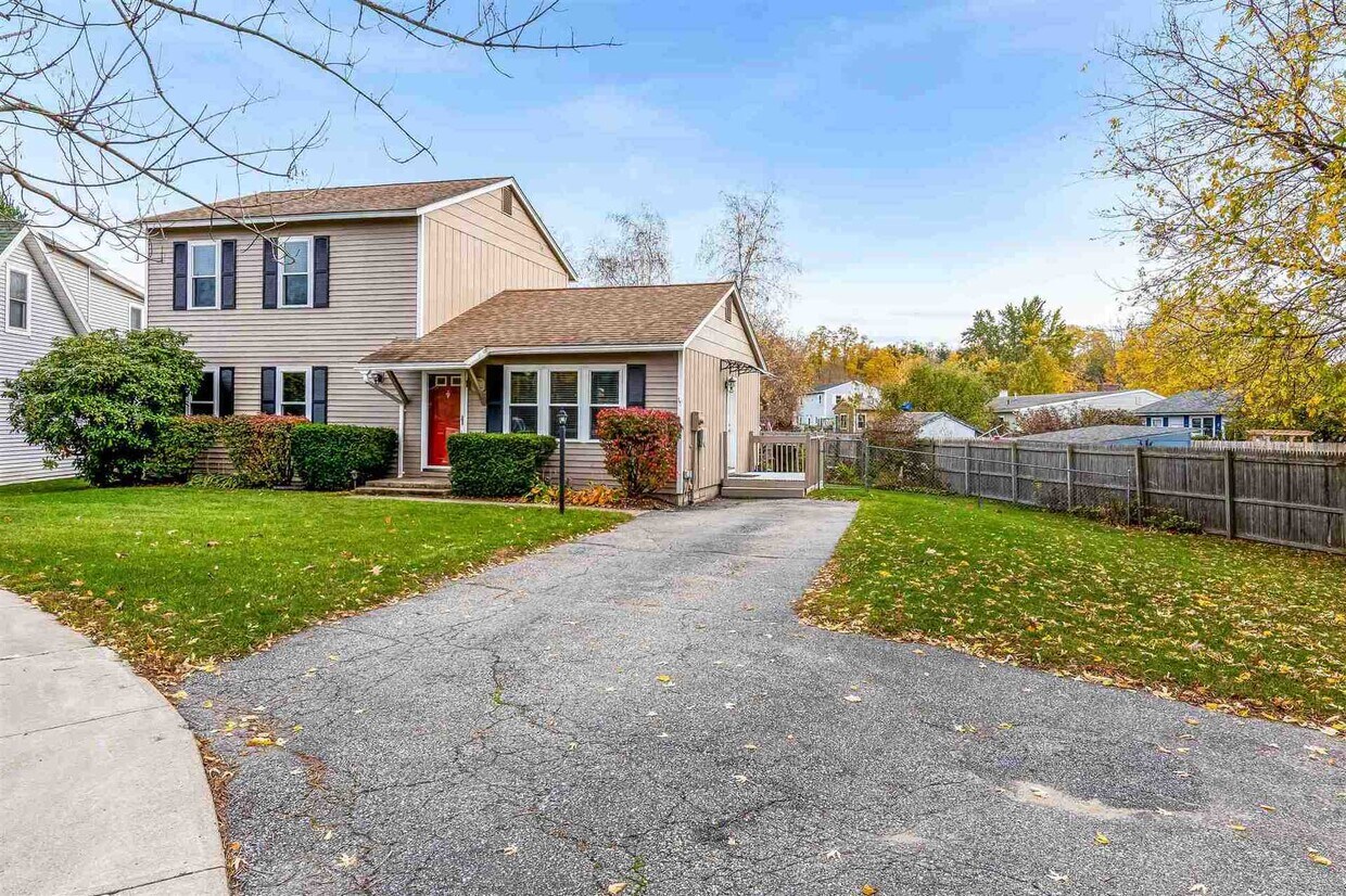 Primary Photo - 1 Lori Ln